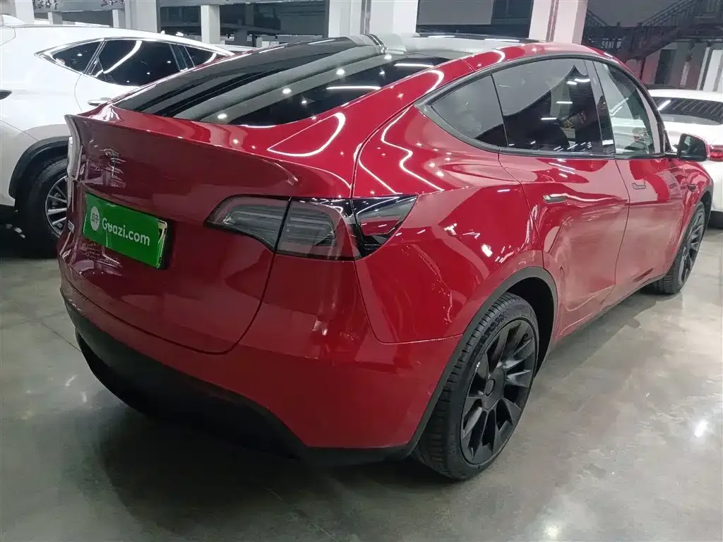 Tesla Model Y — фото 2