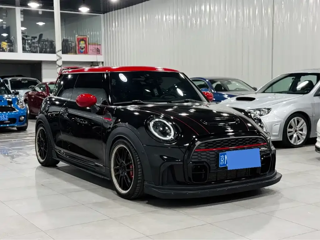 MINI JCW (John Cooper Works) — фото 1