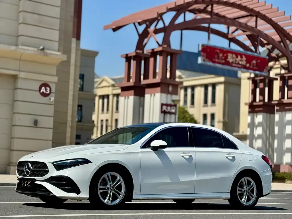 Mercedes-Benz A-Class — фото 1