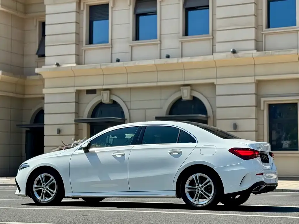 Mercedes-Benz A-Class — фото 6