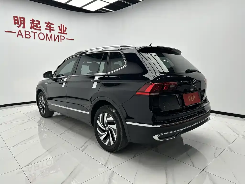 Volkswagen Tiguan L — фото 6