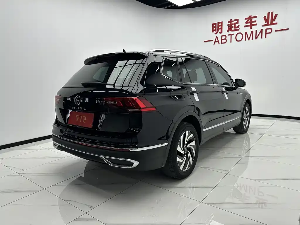 Volkswagen Tiguan L — фото 4