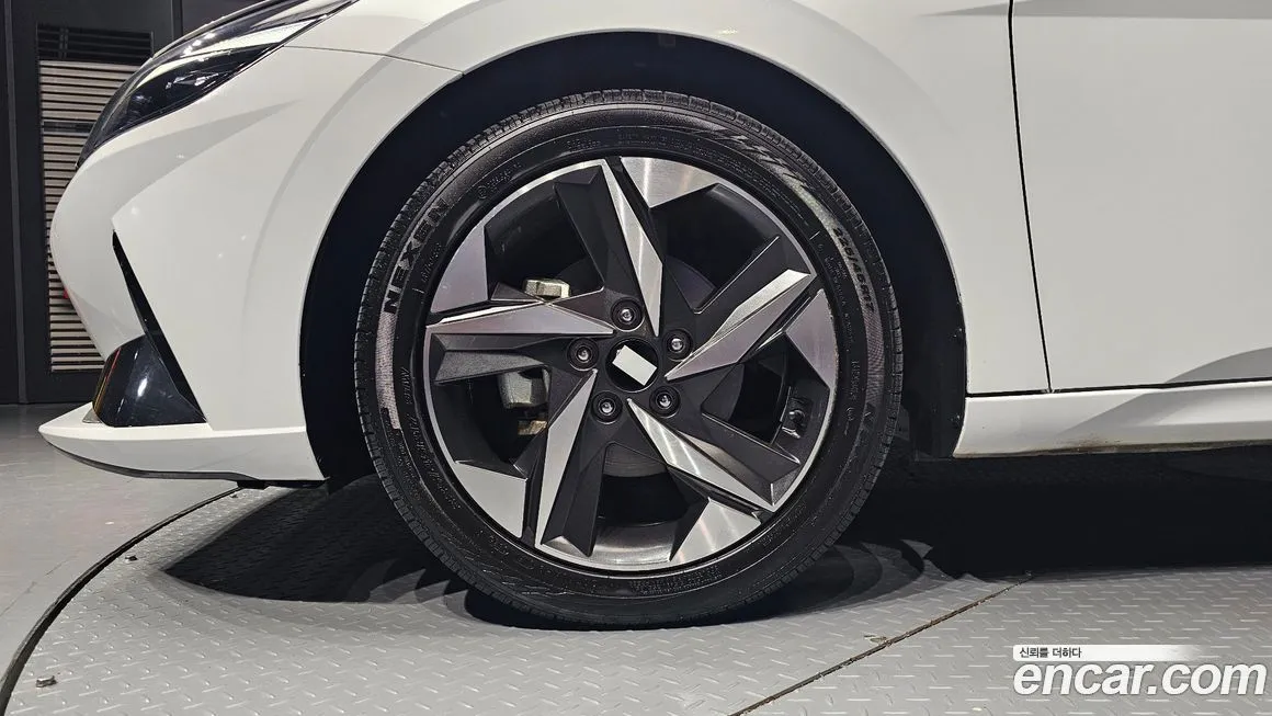 Hyundai AVANTE — фото 9