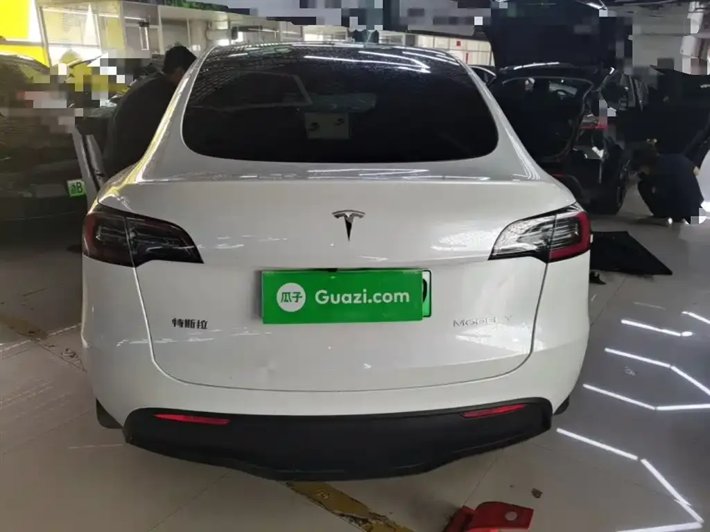 Tesla Model Y — фото 4