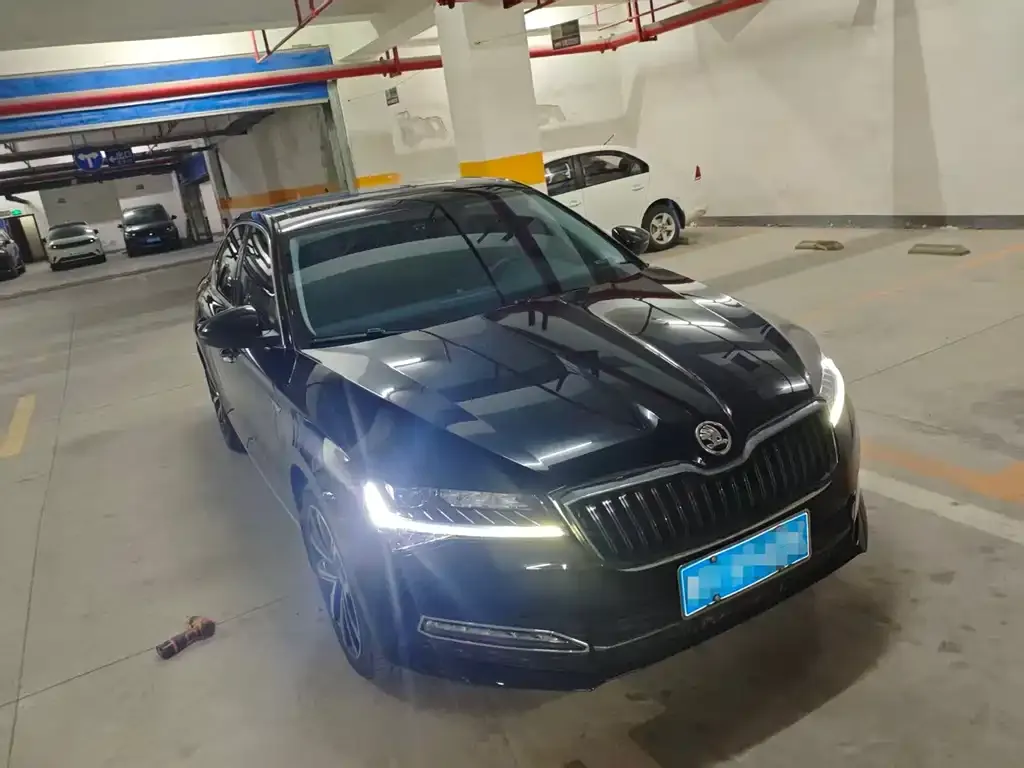 Skoda Superb 2022 из CN, фото 3