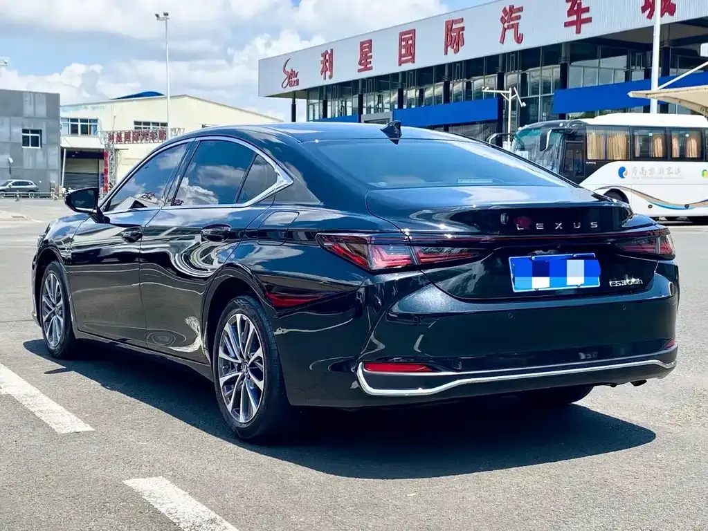 Lexus ES — фото 6