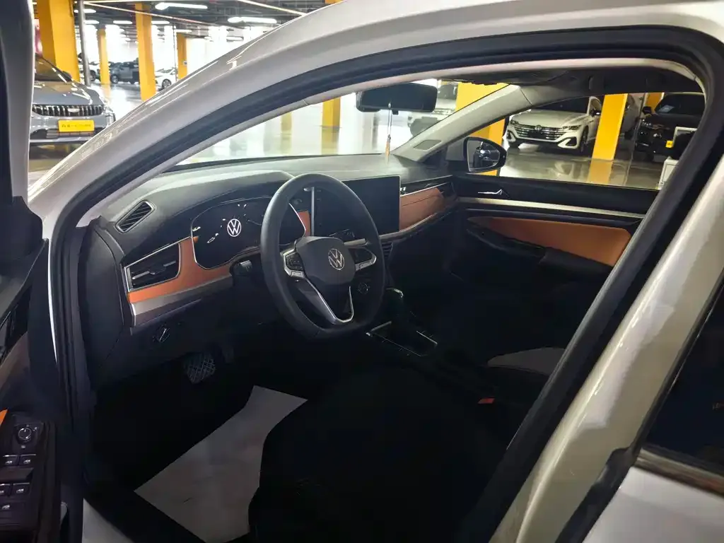 Volkswagen Bora 2022 из CN, фото 2