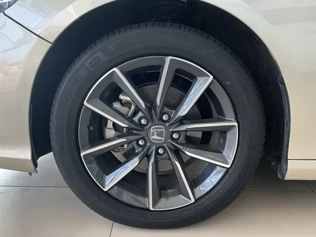 Honda Inspire — фото 10