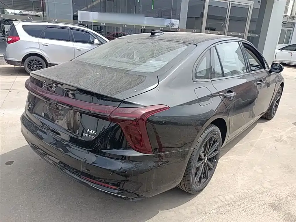 Hongqi H5 — фото 5