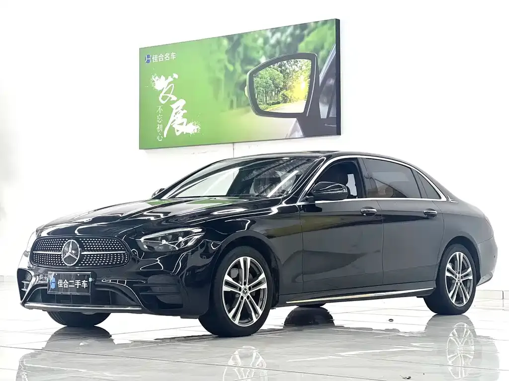 Mercedes-Benz E-Class — фото 1