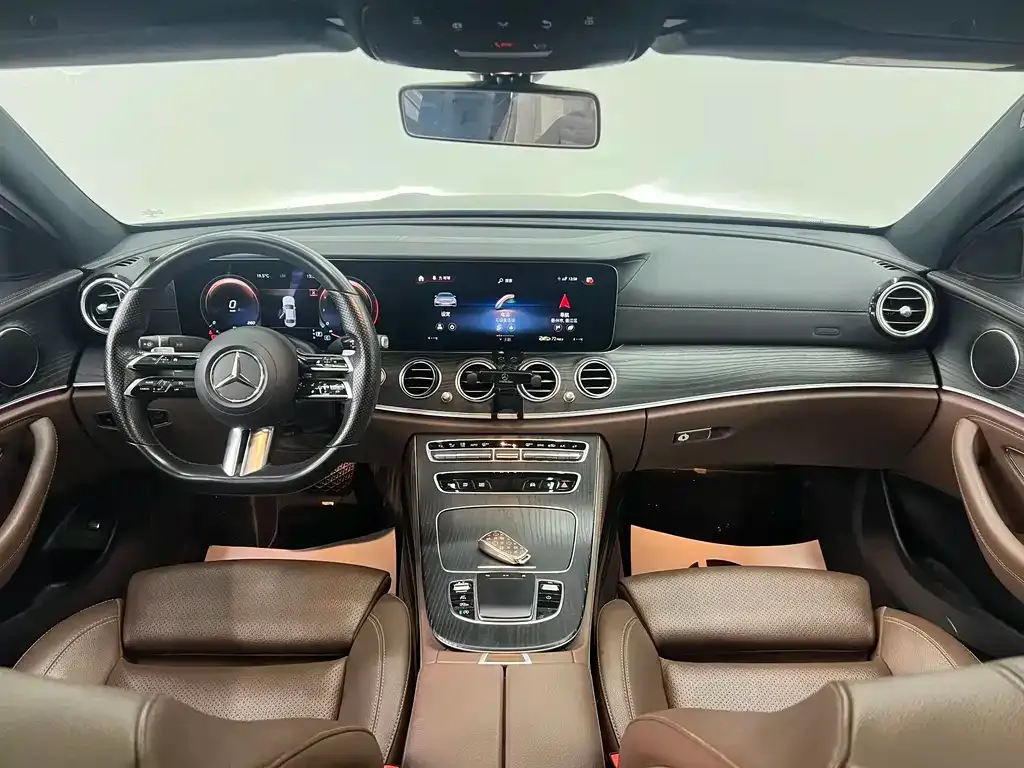 Mercedes-Benz E-Class — фото 10