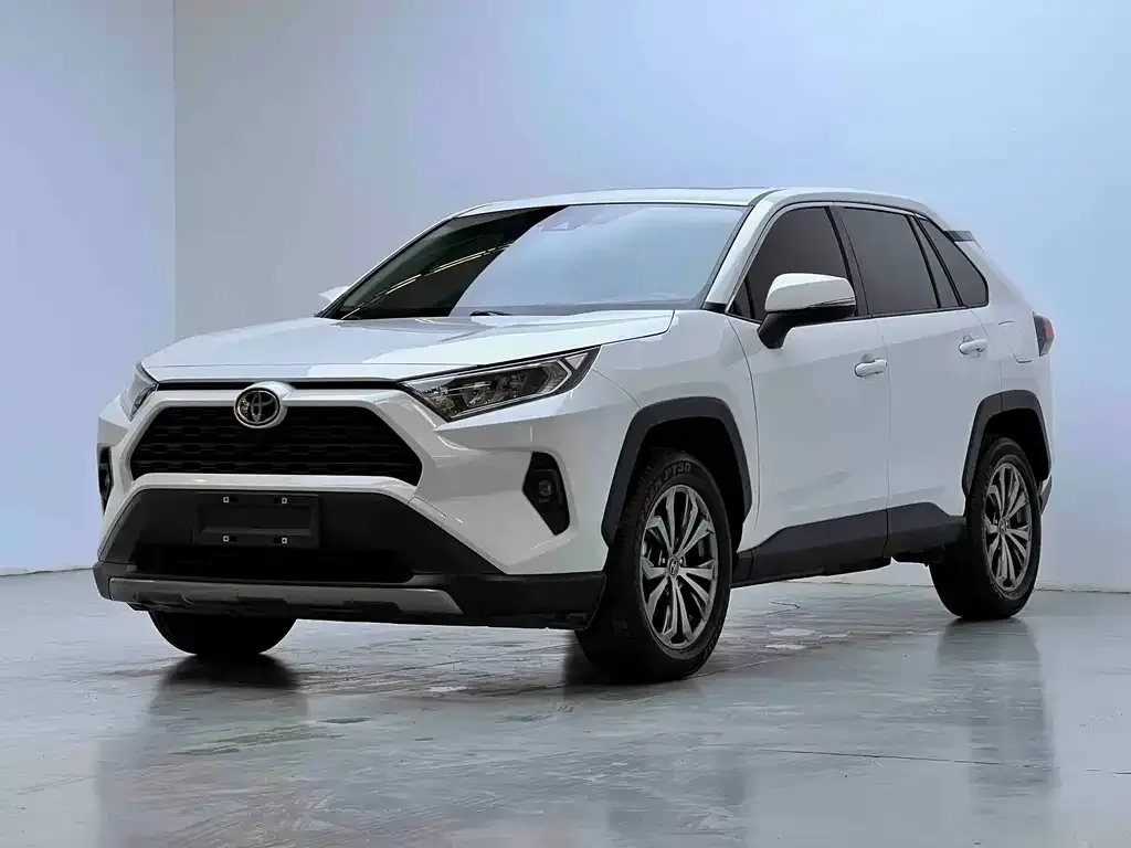 Toyota RAV4 — фото 1