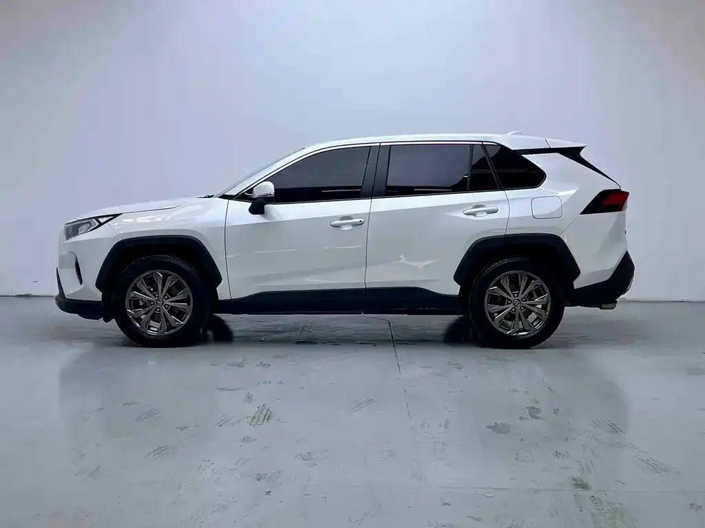 Toyota RAV4 — фото 4
