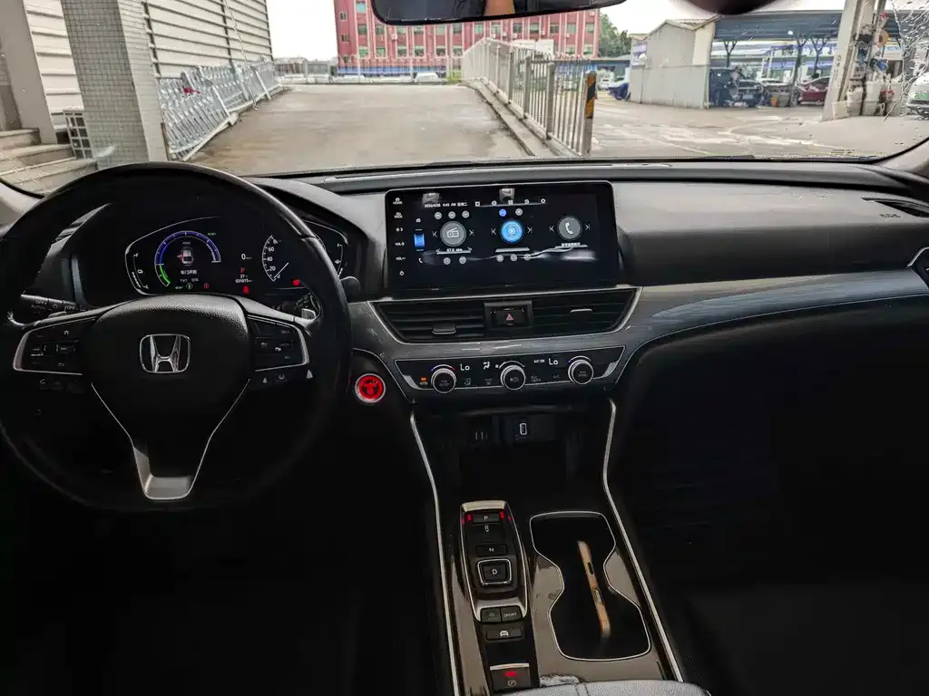 Honda Accord — фото 8