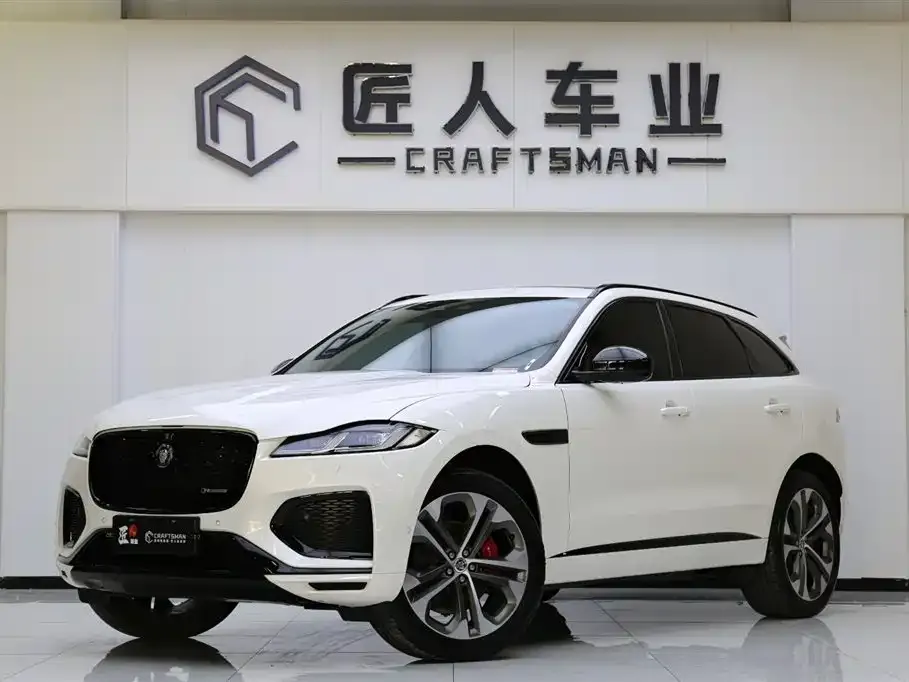 Jaguar F-PACE — фото 1