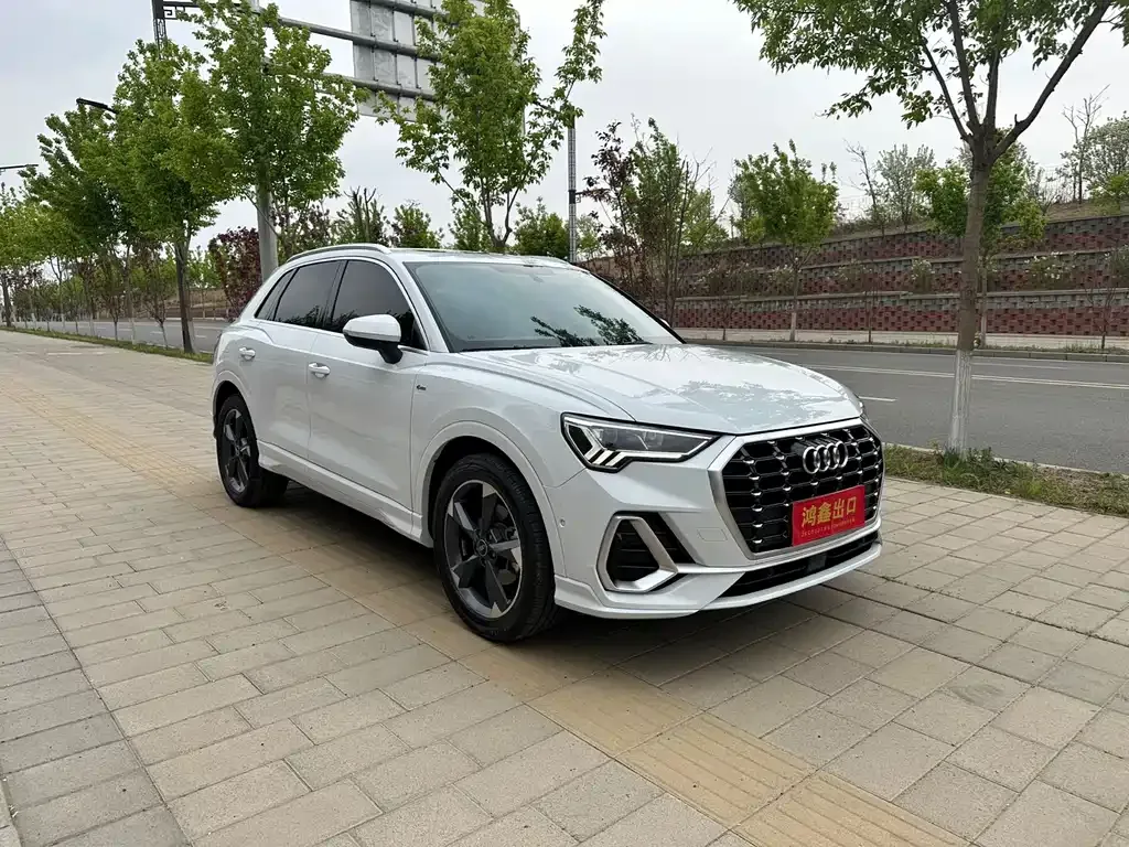 Audi Q3 — фото 10