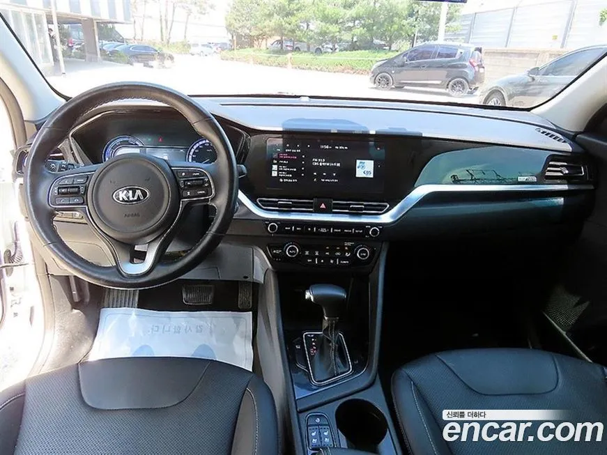 Kia Niro 2021 из KR, фото 2