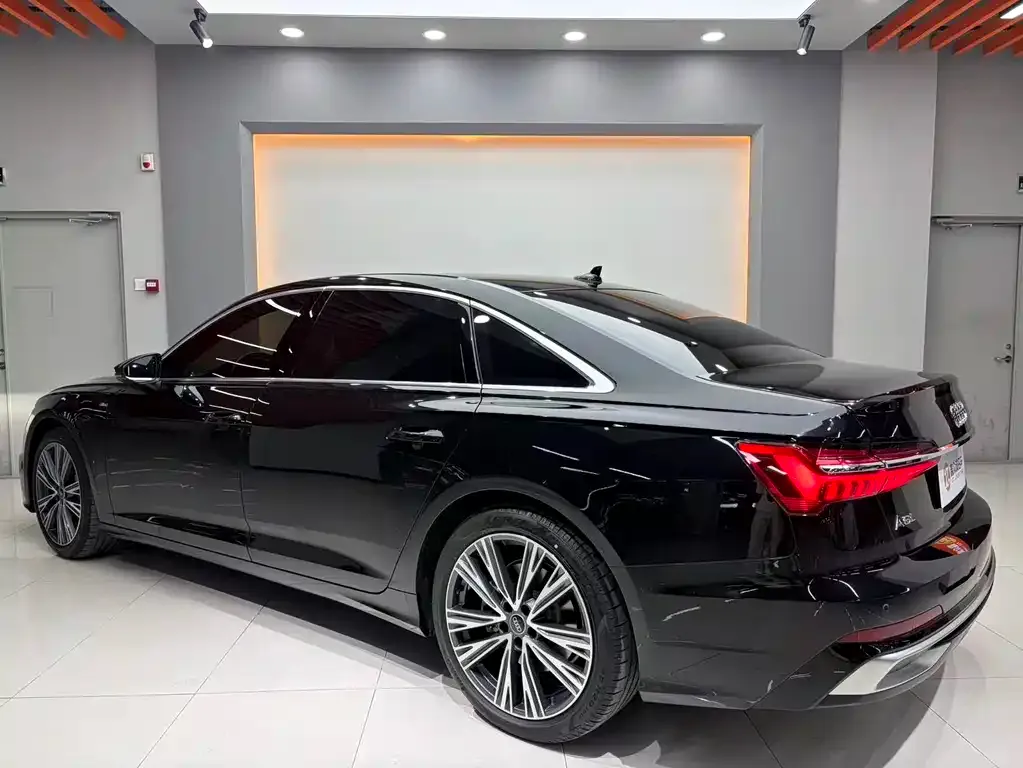 Audi A6L — фото 2