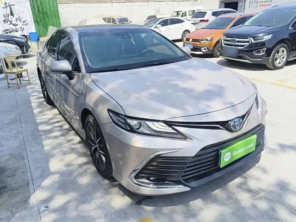 Toyota Camry — фото 9