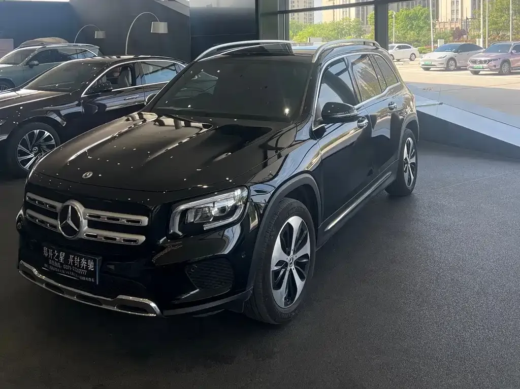 Mercedes-Benz GLB — фото 1