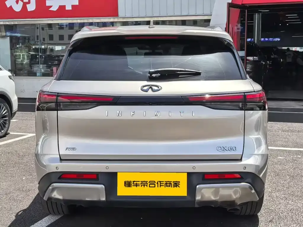 Infiniti QX60 2023 из CN, фото 4