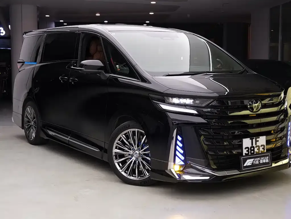 Toyota Vellfire — фото 1