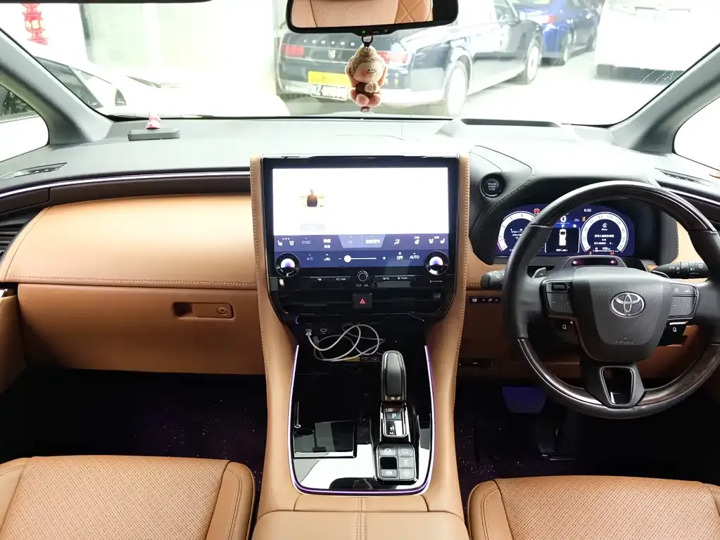 Toyota Vellfire — фото 6