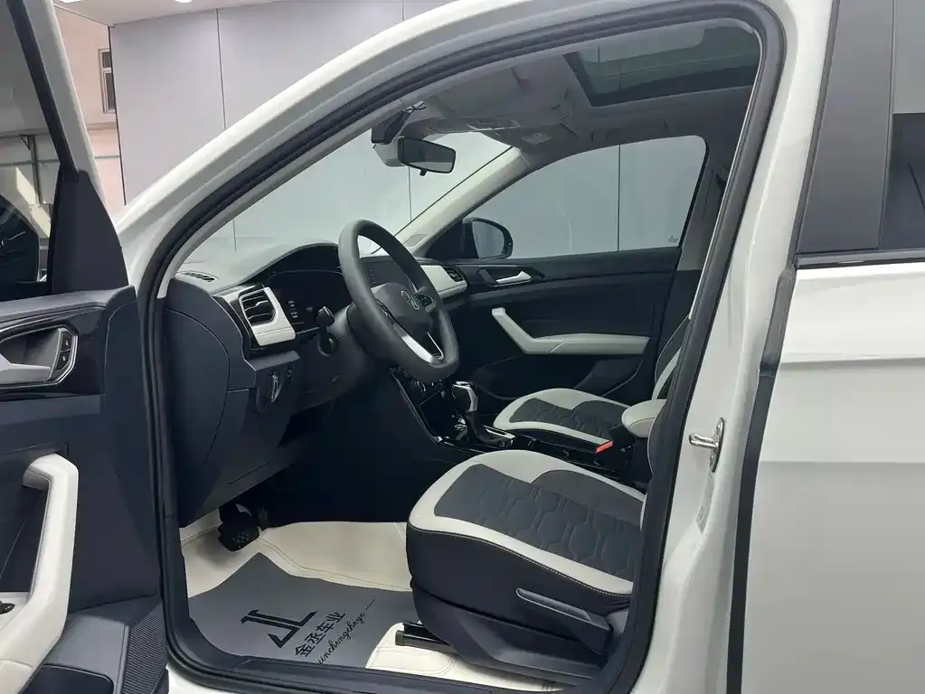 Volkswagen Tharu — фото 3