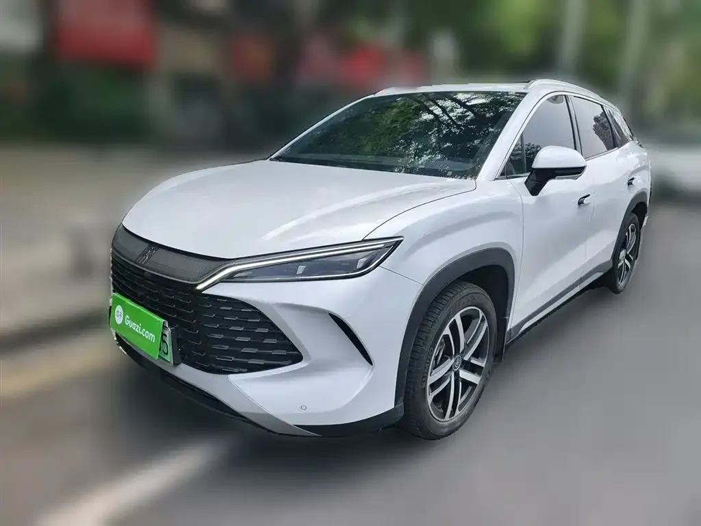 BYD L DM-i — фото 1