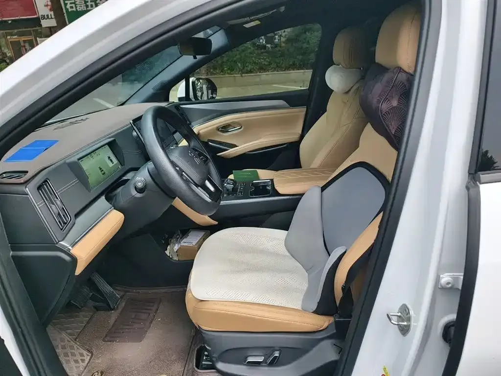 BYD L DM-i — фото 10