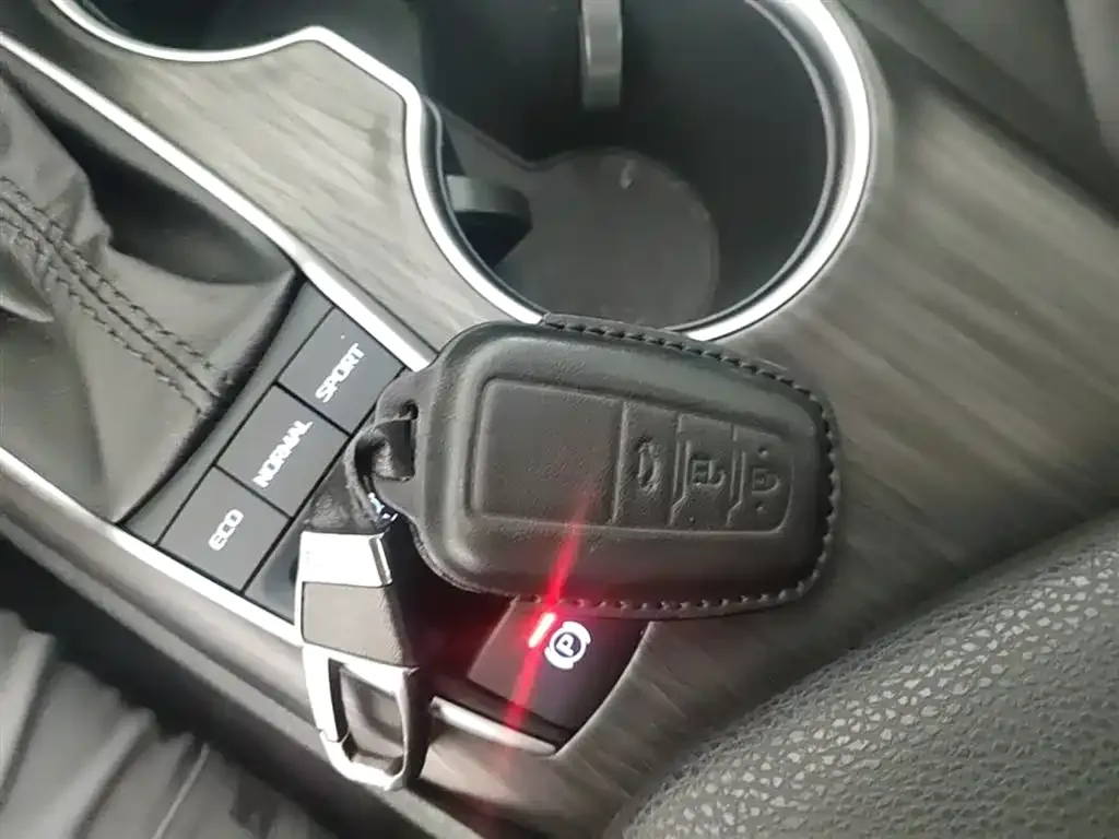 Toyota Camry 2022 из CN, фото 3