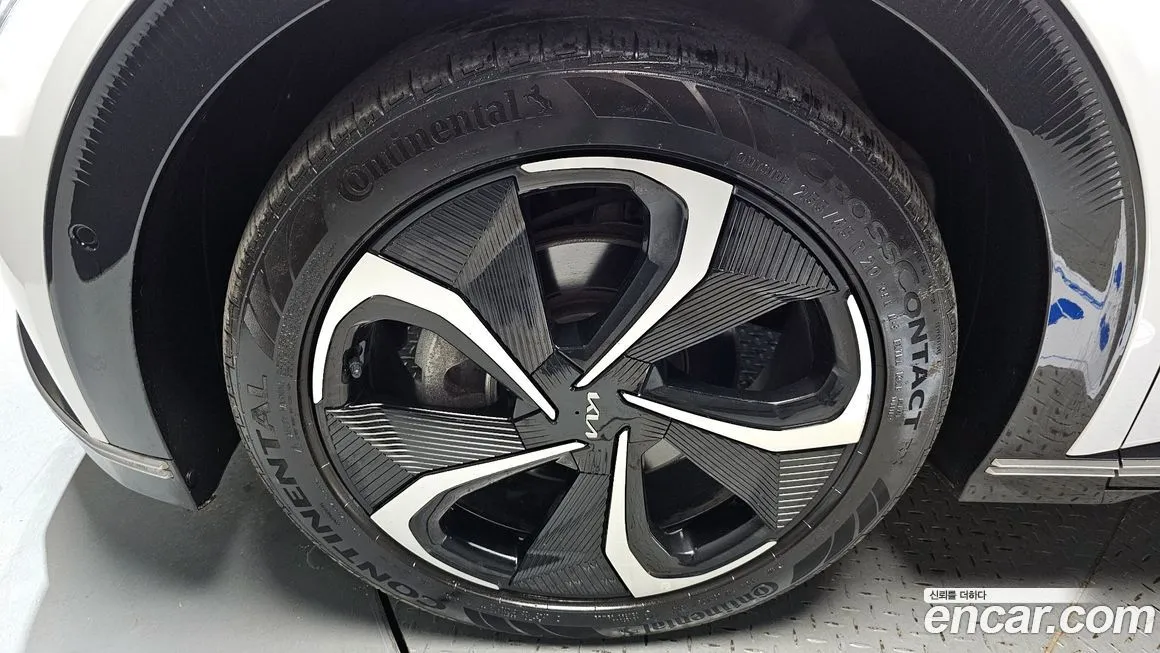 Kia EV6 — фото 6