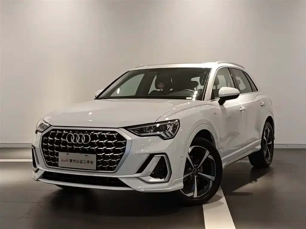 Audi Q3 — фото 1