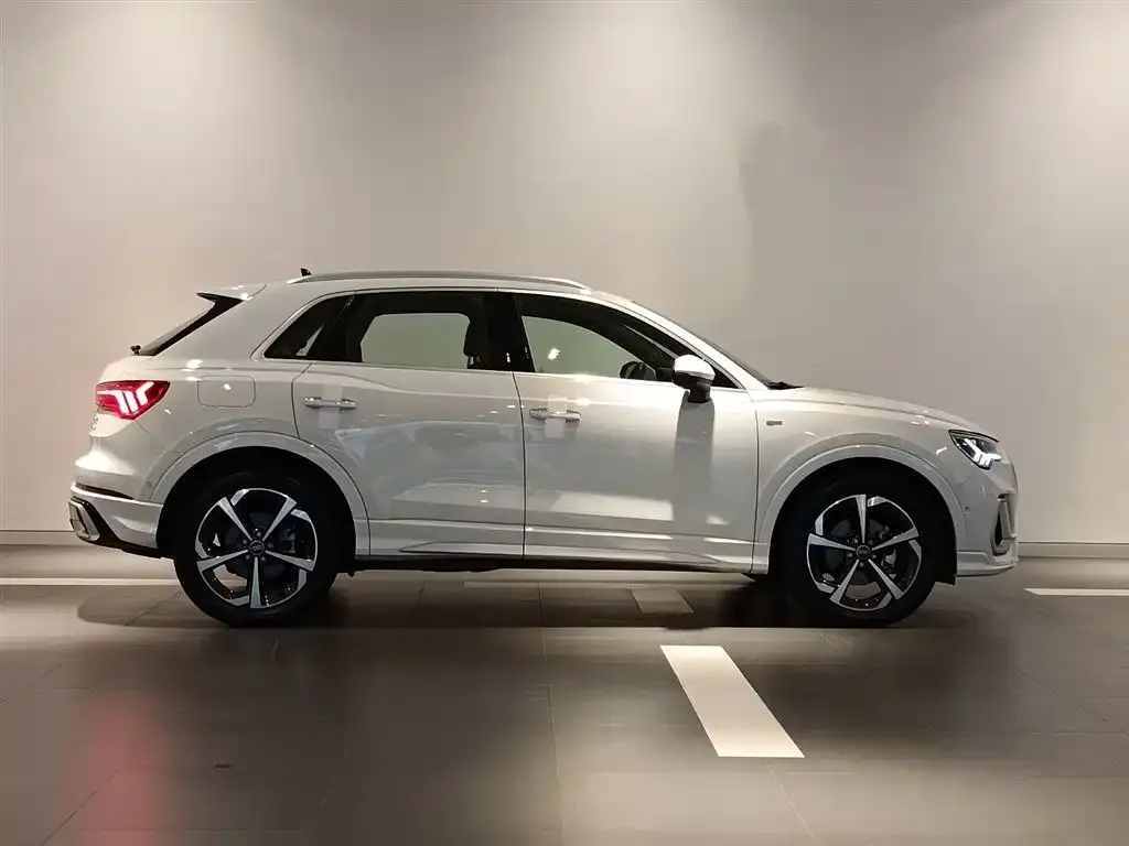 Audi Q3 — фото 6