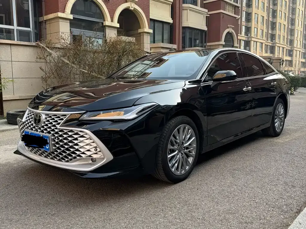 Toyota Avalon — фото 1