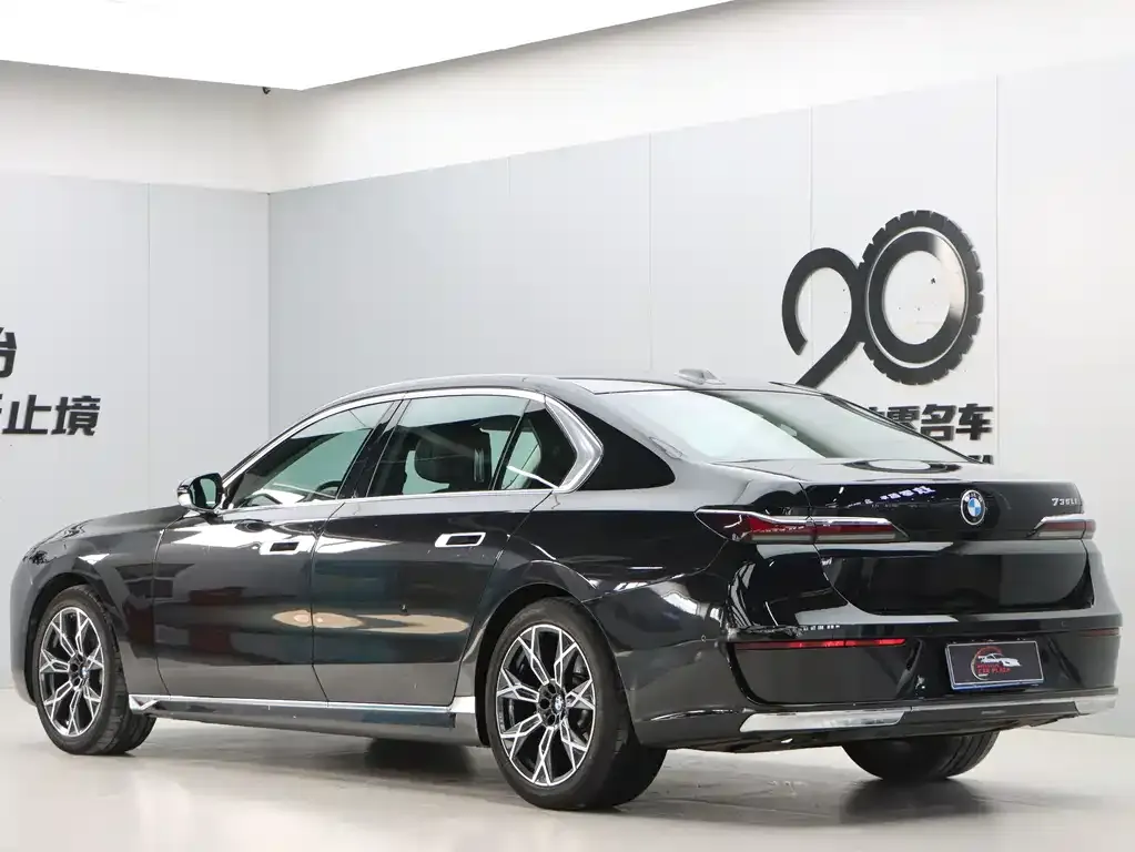 BMW 7 Series 2024 из CN, фото 9