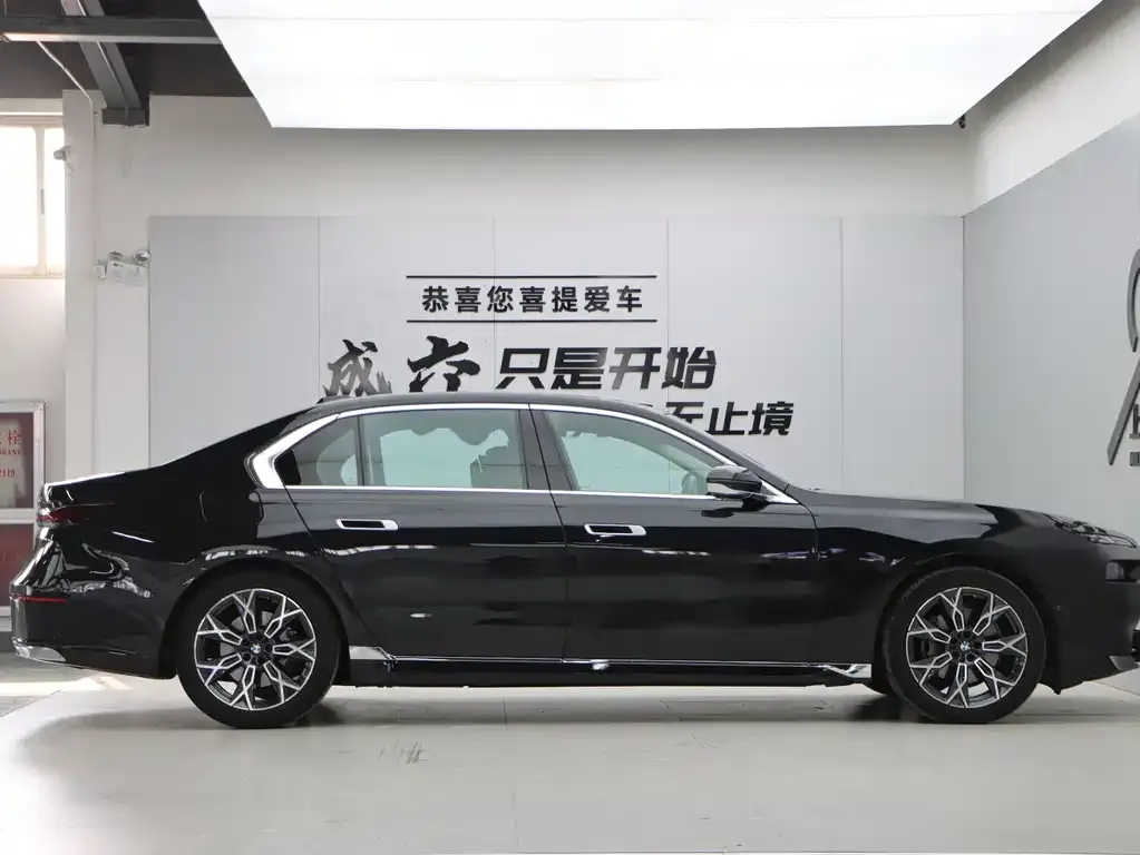 BMW 7 Series 2024 из CN, фото 6