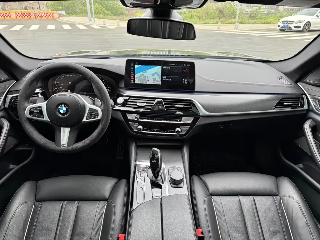 BMW 5 Series (Import) 2022 из CN, фото 10
