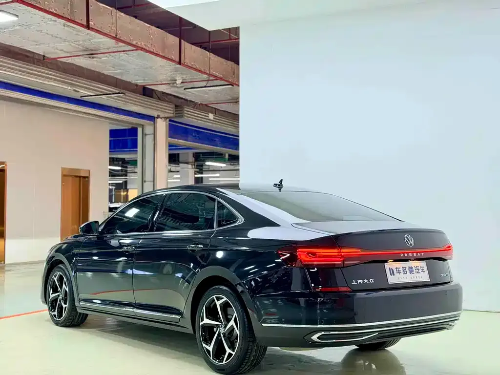 Volkswagen Passat — фото 7