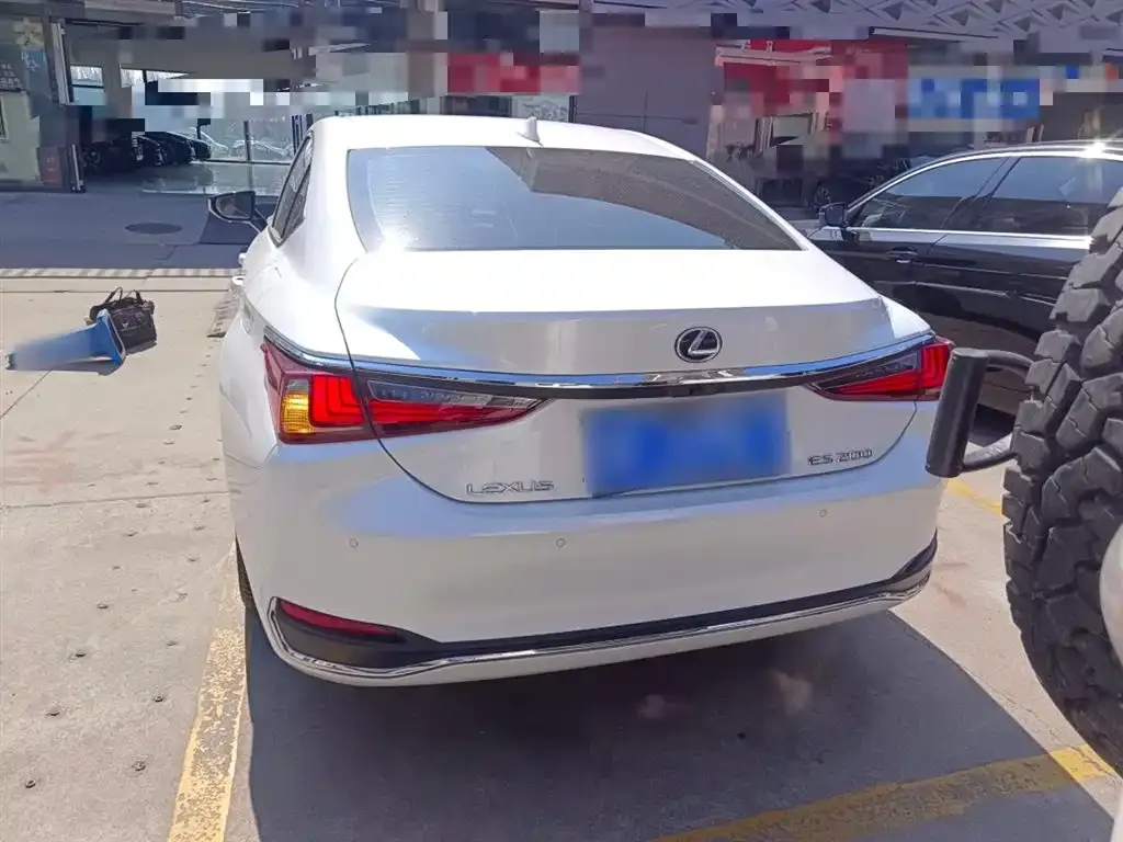 Lexus ES — фото 10
