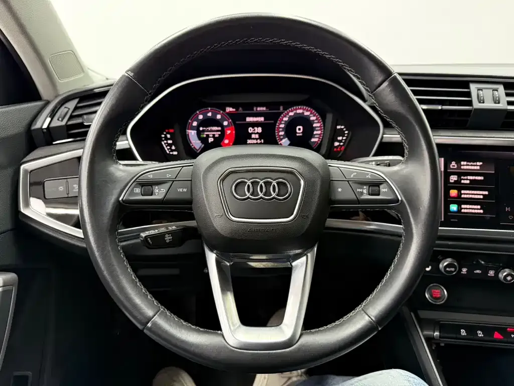 Audi Q3 — фото 3