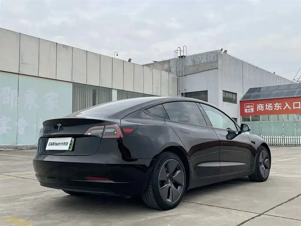 Tesla Model 3 — фото 6