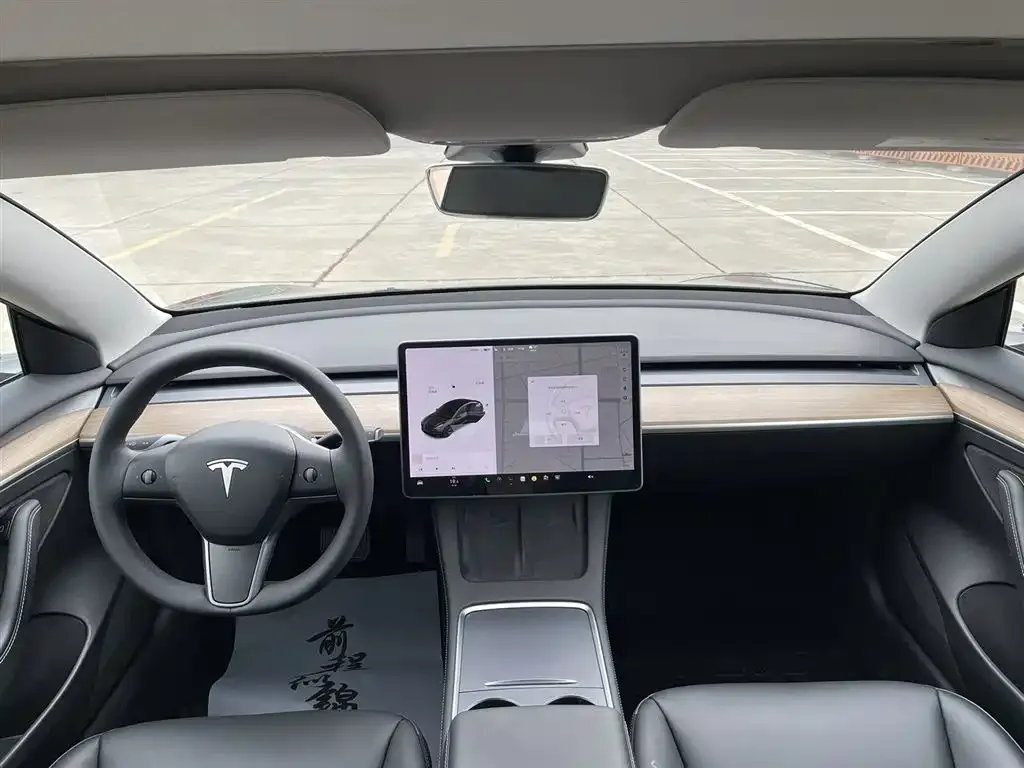 Tesla Model 3 — фото 4