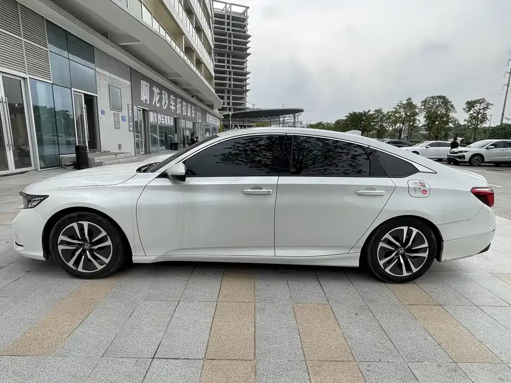Honda Inspire — фото 8