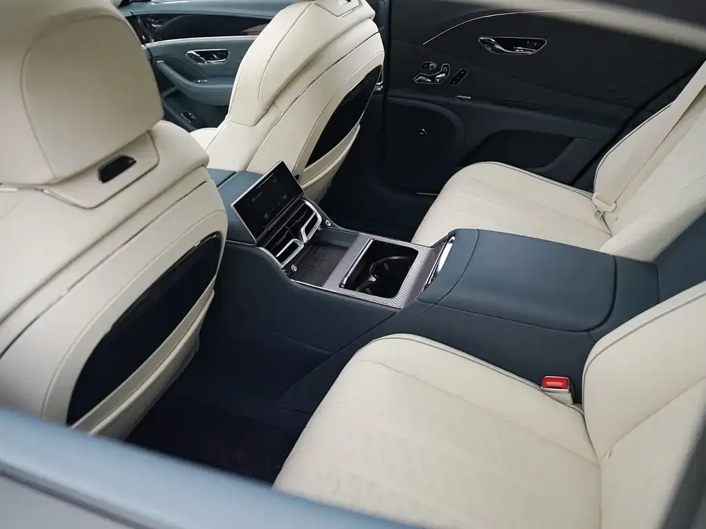 Bentley Flying Spur PHEV 2025 из CN, фото 4