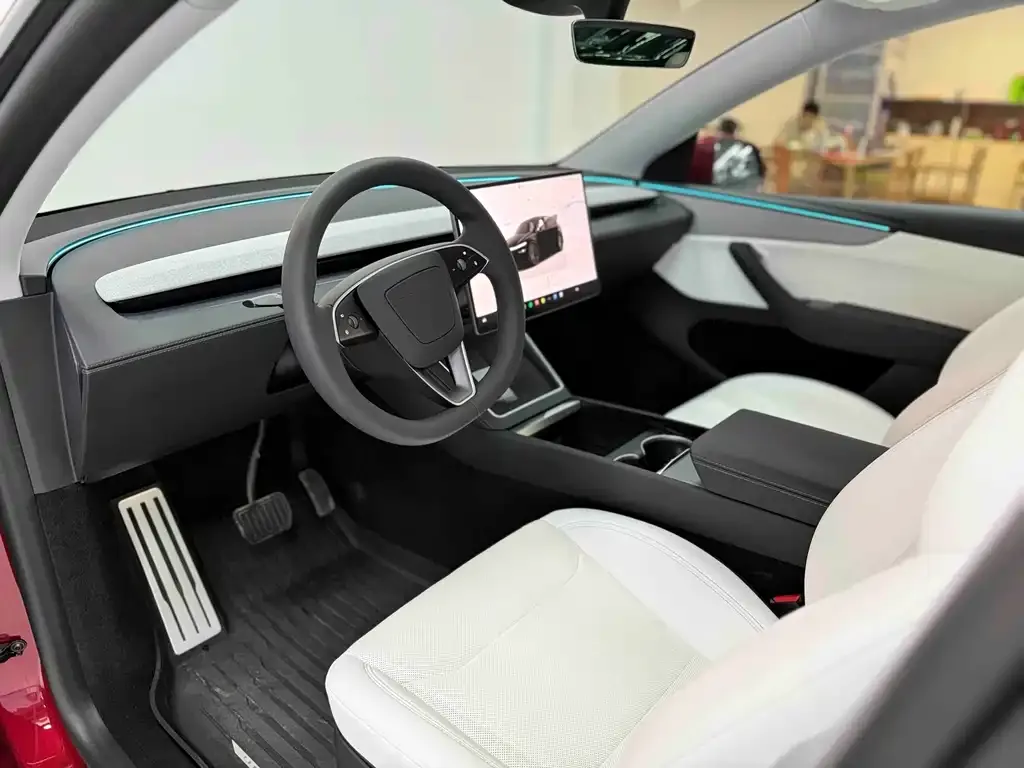 Tesla Model Y — фото 6