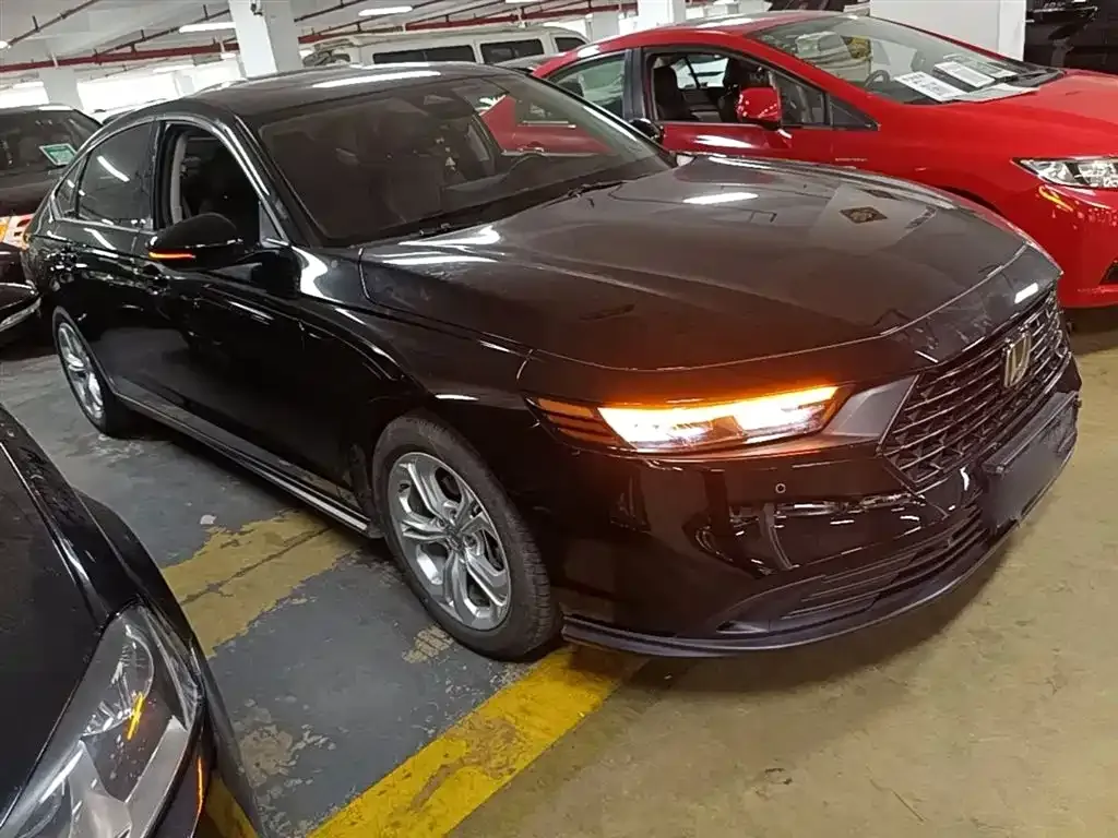 Honda Accord — фото 10