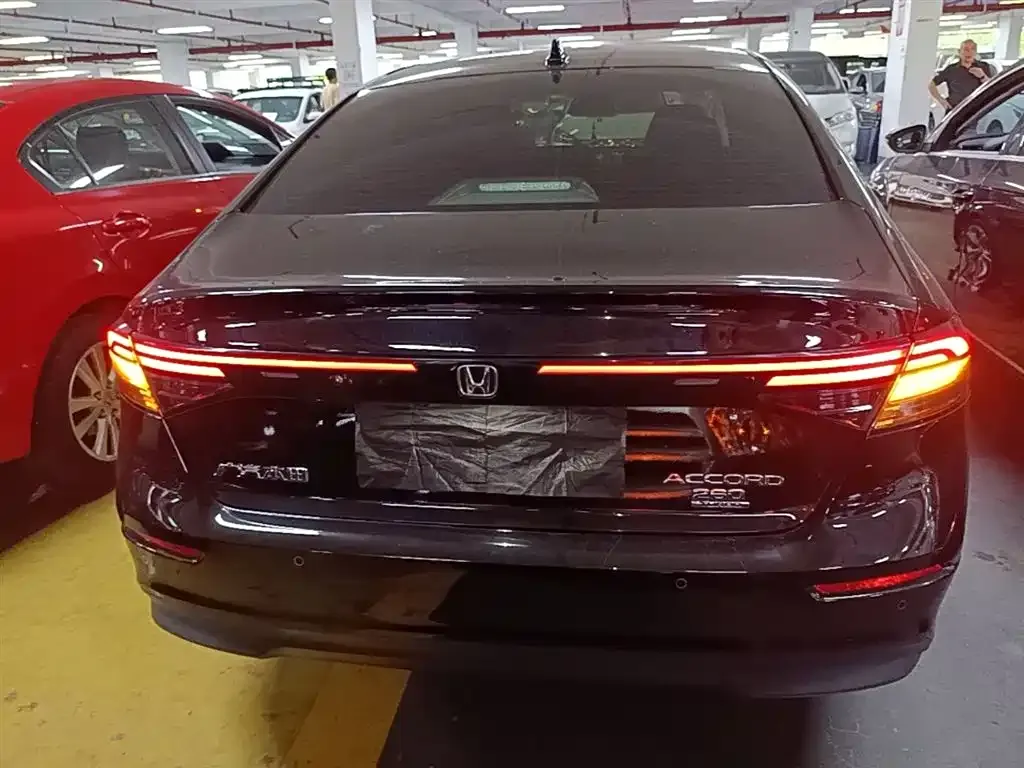 Honda Accord — фото 9