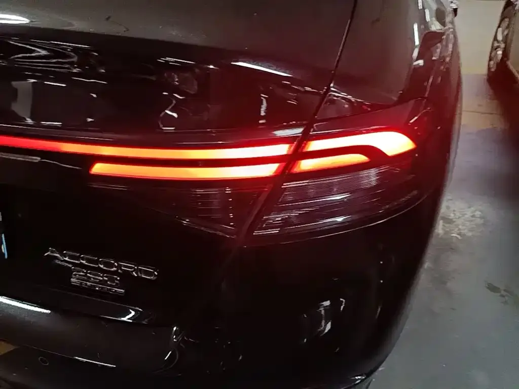 Honda Accord — фото 2