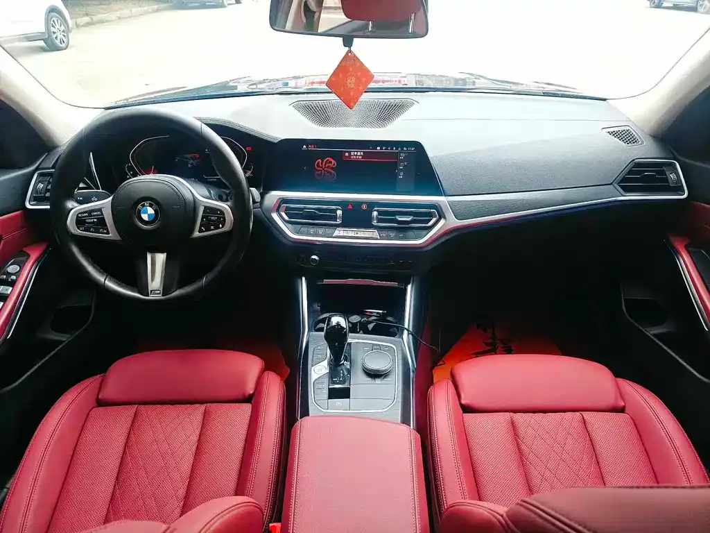 BMW 3 Series 2022 из CN, фото 2